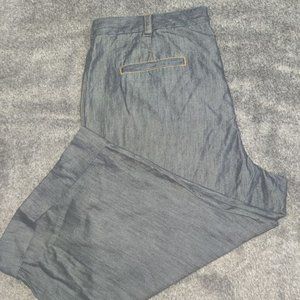 Apostrophe Ladie's nice cropped capris, blue grey in size 16W/ 38" waist
